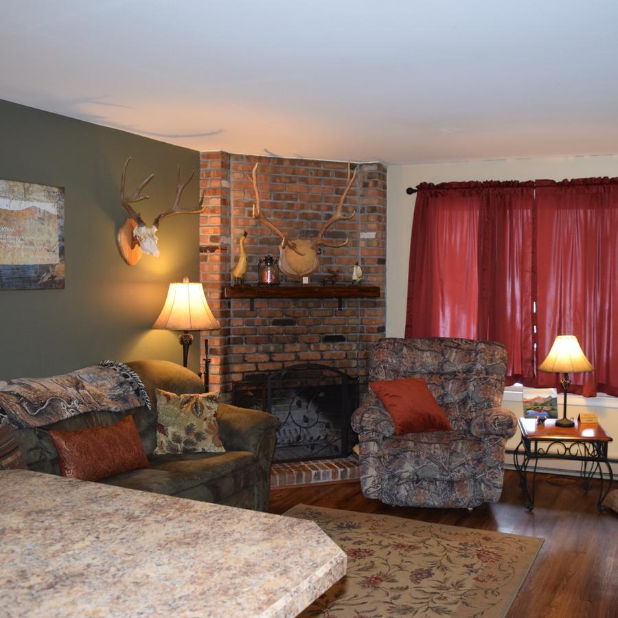 Chateau Rouge Red Lodge Esterno foto